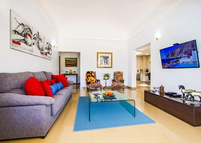 Villa Qura *